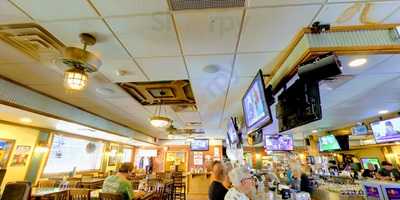 J T's Porch Saloon & Eatery