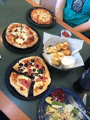 Round Table Pizza