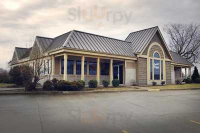 Cousin's Restaurant And Lounge