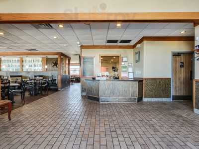 Cousin's Restaurant And Lounge