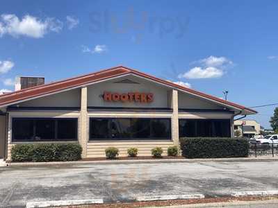 Hooters