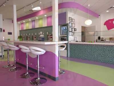 Swurlz Frozen Yogurt