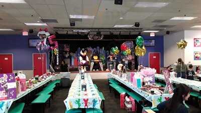 Chuck E. Cheese