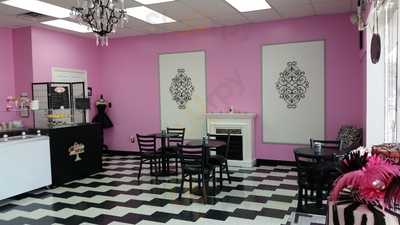 Sweet Tempations Cupcake