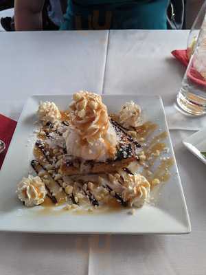 Fat Kahuna's Beach Side Grille