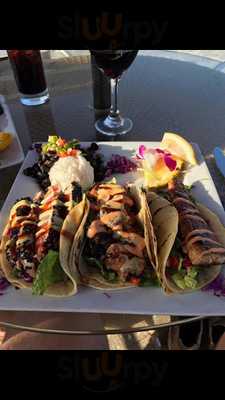 Fat Kahuna's Beach Side Grille