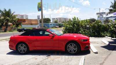 Bruno's Beachside Pizzeria