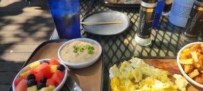 4th Street Fillin Station