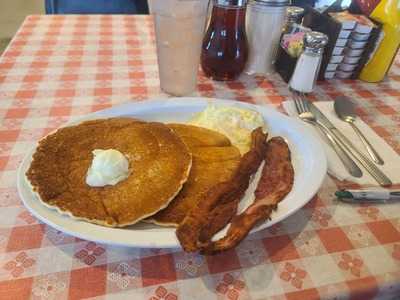 Mom's Kitchen Auburn