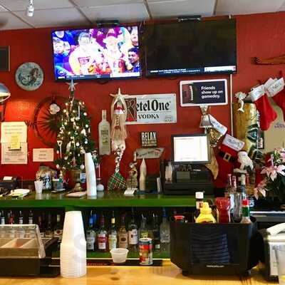 Jenna's Breezeway Bar & Grill