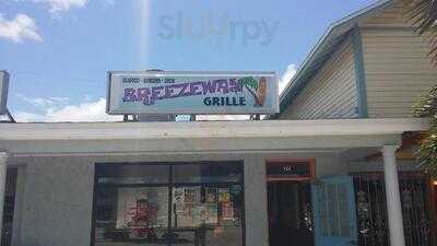 Jenna's Breezeway Bar & Grill