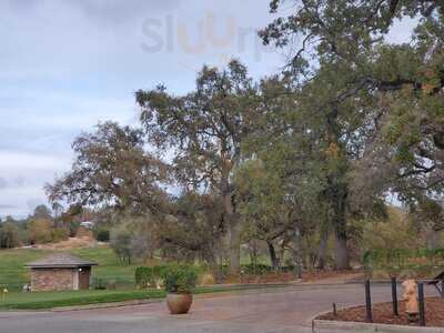 The Ridge Bar & Grill