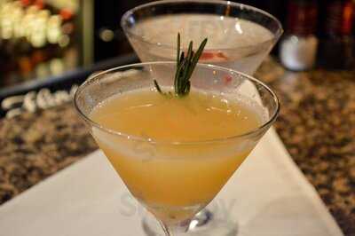 Lomonte's Italian Restaurant And Pizzeria