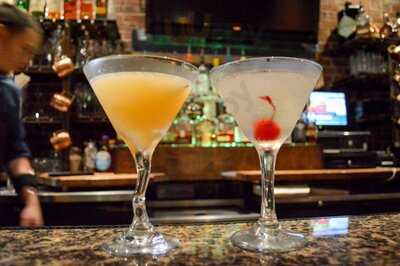 Lomonte's Italian Restaurant And Pizzeria