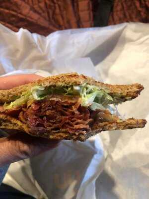 Creekside Market And Deli