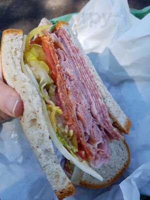 Creekside Market And Deli