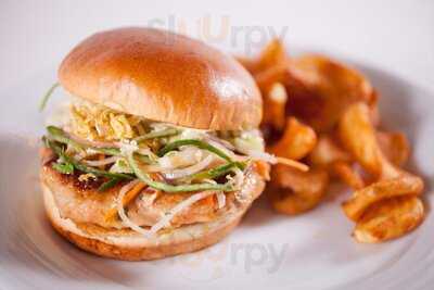 Arrowhead Restaurant & Bar