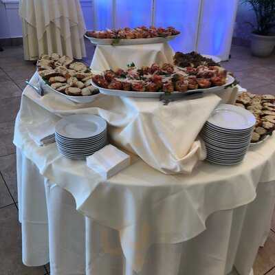 Lombardi's On The Bay