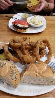 Pepper's Restaurant And Bar