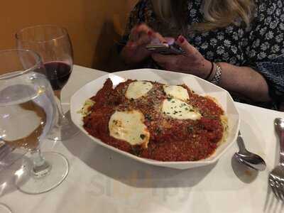 Rockafellers Station Eatery And Bar