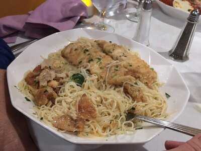 Rockafellers Station Eatery And Bar