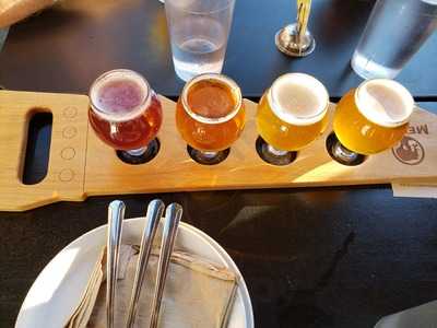 Thai Me Up Restaurant & Brewery