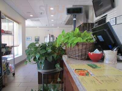 Wok 'n Roll Chinese Cafe