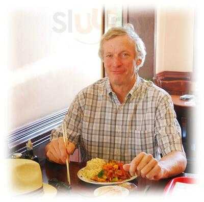 Wok 'n Roll Chinese Cafe