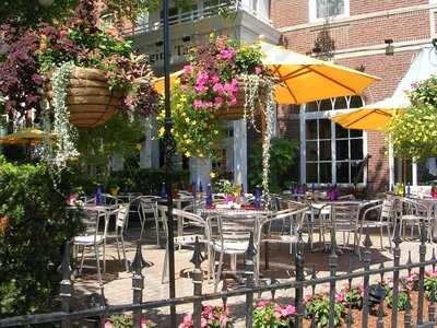 Coolidge Park Cafe At Hotel Northampton