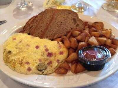 Coolidge Park Cafe At Hotel Northampton