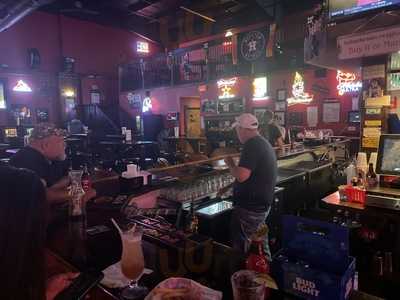 Full Throttle Kitchen Werks At County Line Bar