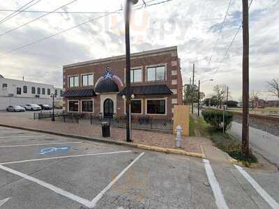 Full Throttle Kitchen Werks At County Line Bar
