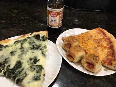 Pepe's Royal Pizzeria