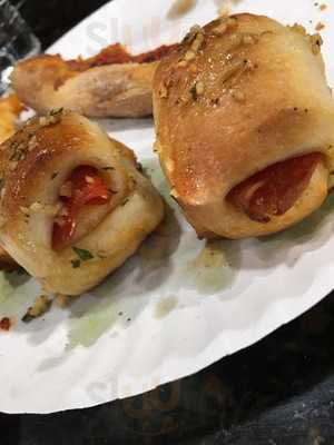 Pepe's Royal Pizzeria