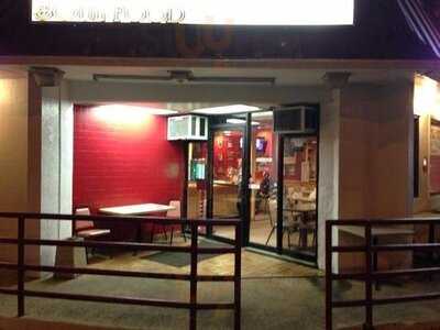 Mom's Soul Food Restaurant