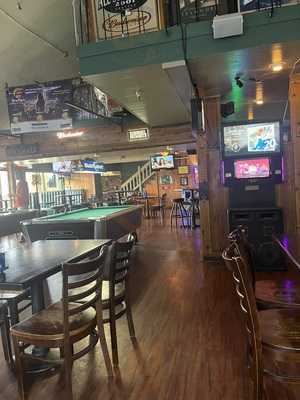 Hanko's Sports Bar & Grill