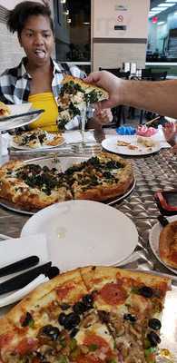 Saruzzo's New York Pizzeria