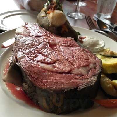 Haleiwa Joe's At Haiku Gardens