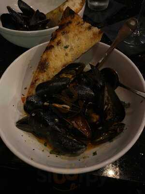 Rusteak Restaurant & Wine Bar