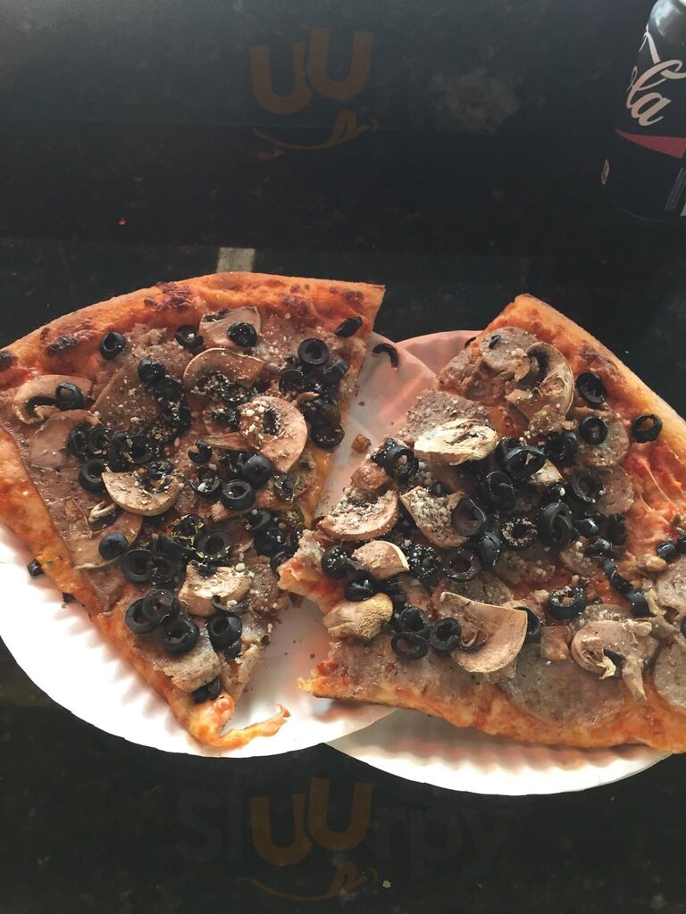 Annie's Pizza & Subs