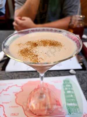 Mama Rosa's Restaurant & Lounge