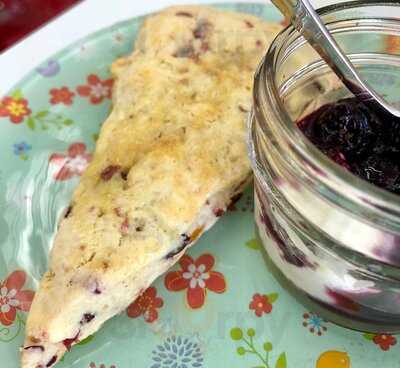 Classics Flowers & Confections