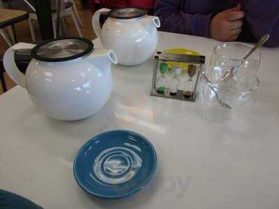 Classics Flowers & Confections