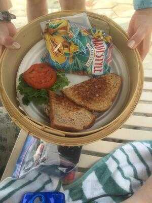 Driftwood Bar And Grille