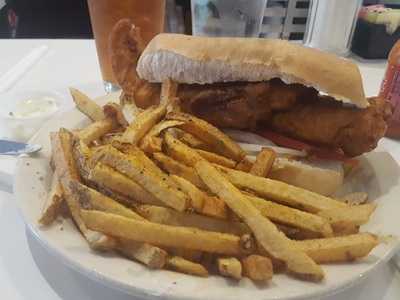 Shelly's Main Street Grille