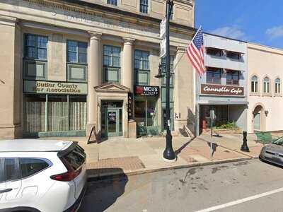 Shelly's Main Street Grille