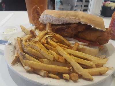 Shelly's Main Street Grille