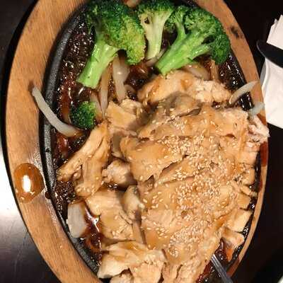 Dragon Chinese Restaurant & Sushi Bar