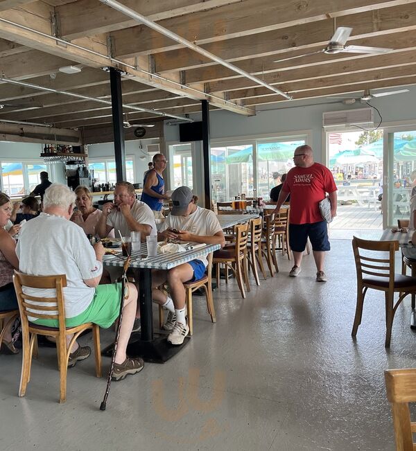 Surf Club Restaurant And Bar
