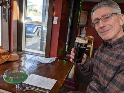 Nana's Irish Pub